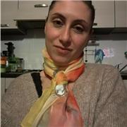 laureata alla quadriennale dell'Università di lingue e culture di Pechino in lingua e cultura cinese offre lezioni private di cinese a adulti e bambini